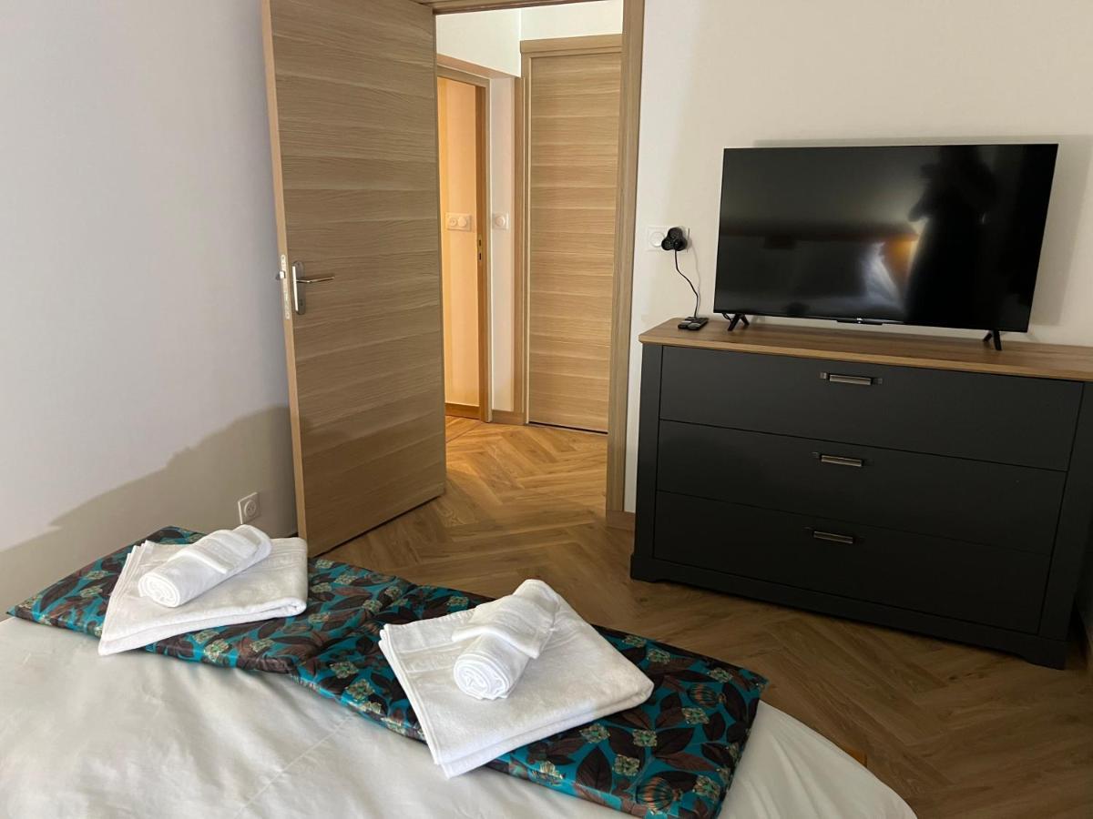 Loft Le Cosy Coeur De Ville Stationnement Privatif Лимож Екстериор снимка